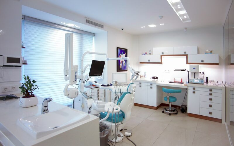 عيادة بريق لطب وتجميل الأسنان